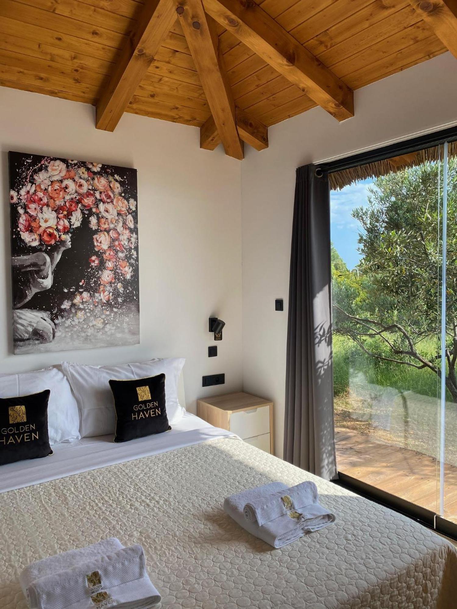 Golden Haven Luxe *